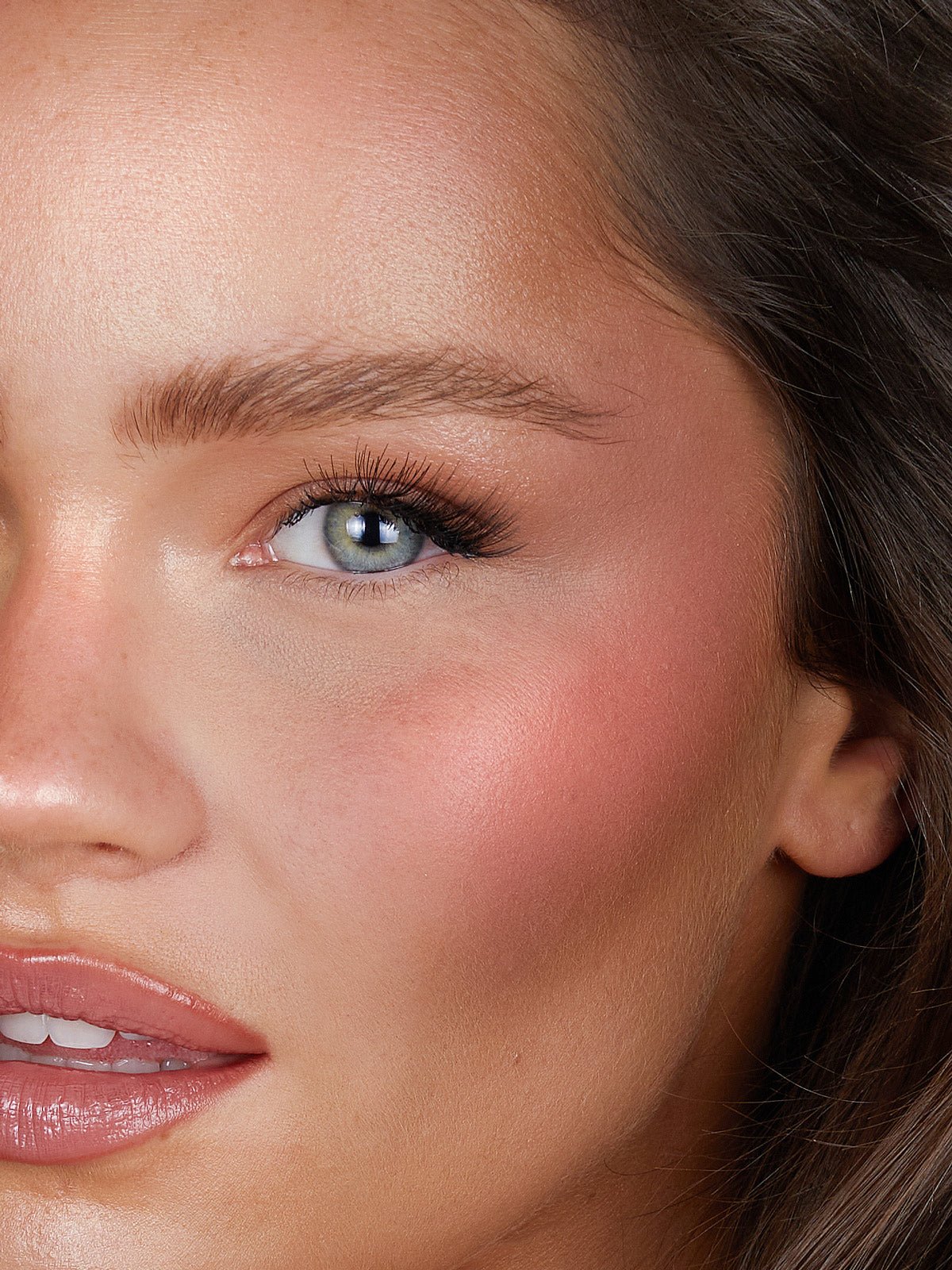 REFY CREAM BLUSH IN SHADE MALAYA ON MODEL