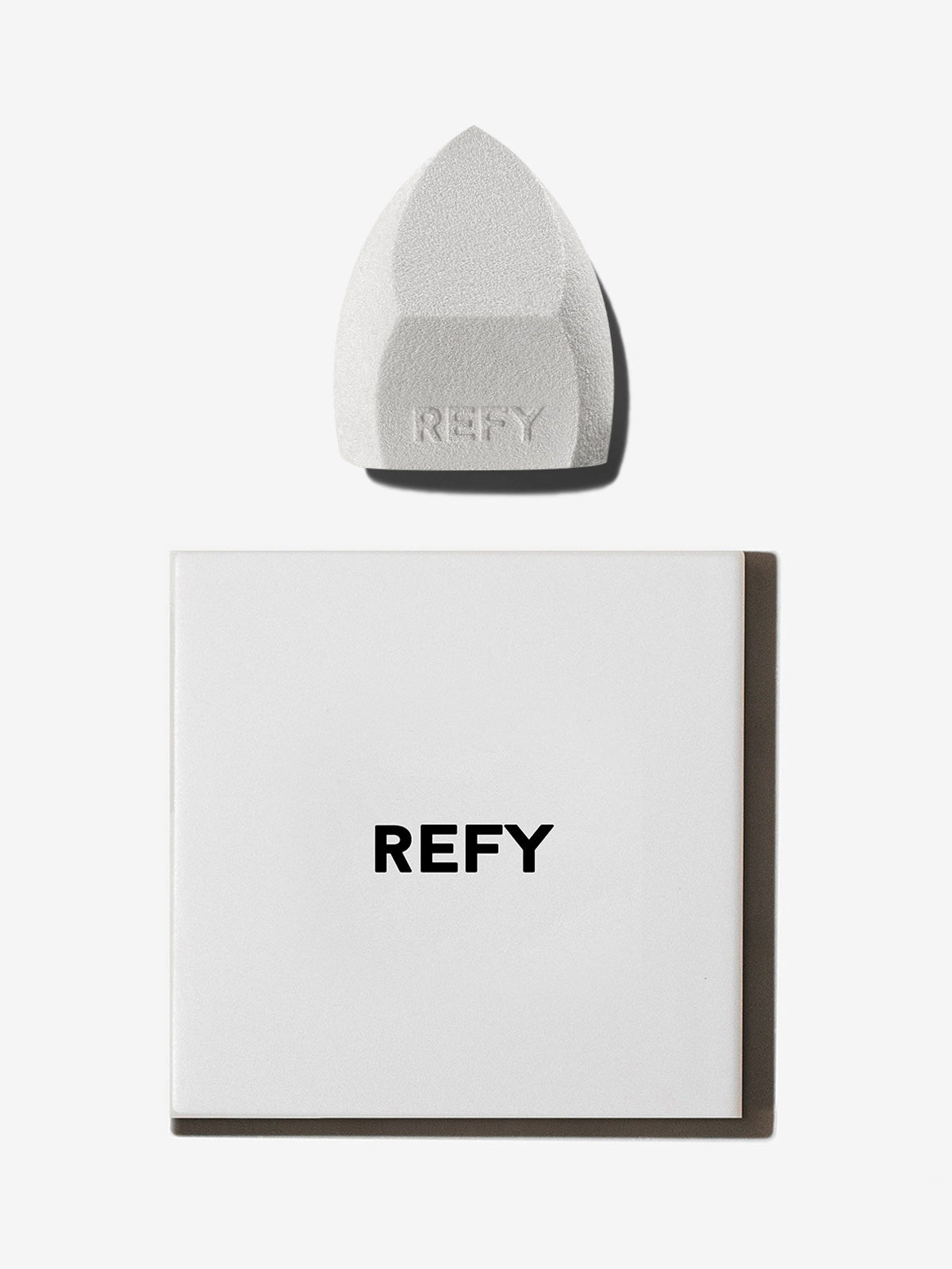 FRONT IMAGE OF REFY SKIN FINISH SET. CONTAINS REFY SKIN FINISH AND BEAUTY SPONGE